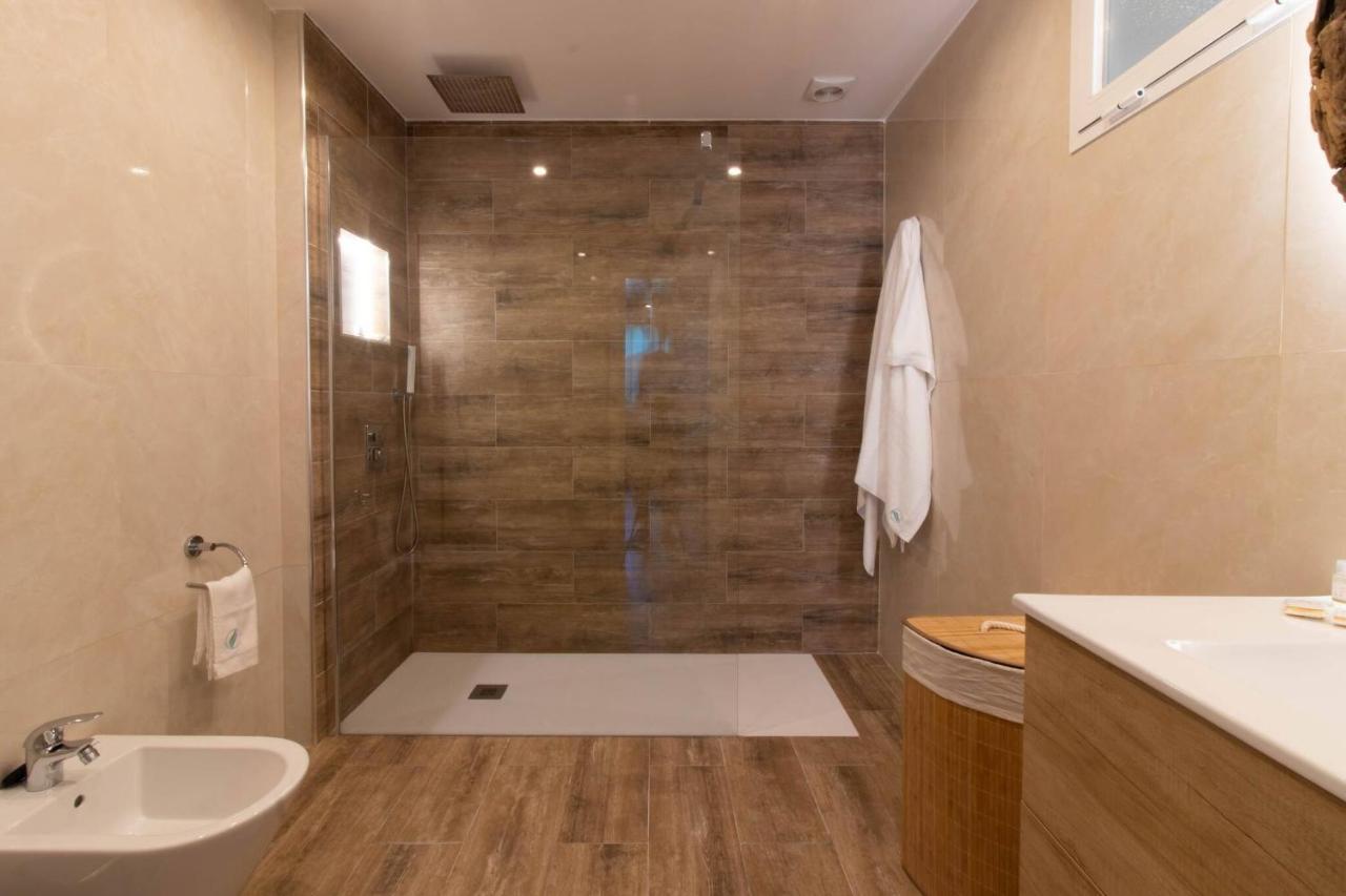 Room In Guest Room - Private Room In The Fishing Port Of 마르베야 외부 사진